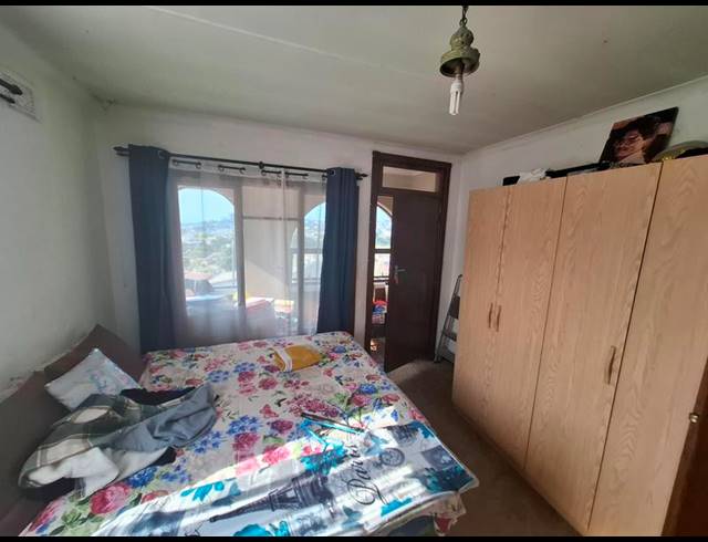 6 BEDROOM HOUSE FOR SALE IN OVERPORT